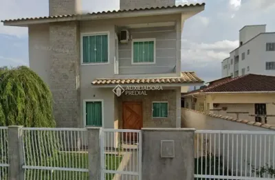 Casa com 4 quartos à venda na doutor pedrinho, 136, bela vista, palhoça, 182 m2 por r$ 1.600.000