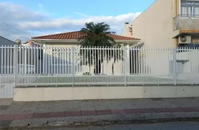 Casa com 3 quartos à venda na rua adélio longo, 880, fazenda santo antônio, são josé, 200 m2 por r$ 1.045.000