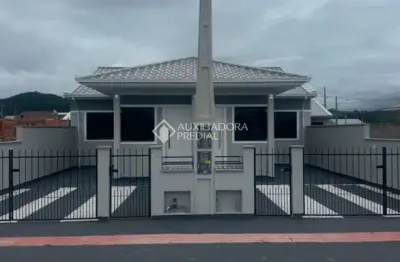 Casa com 2 quartos à venda na michelangelo, 23, barra do aririú, palhoça, 50 m2 por r$ 350.000