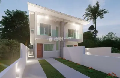 Casa com 2 quartos à venda na rua das gabirobas, 56, madri, palhoça, 79 m2 por r$ 550.000