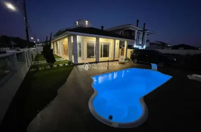 Casa com 3 quartos à venda na rua ipanema, 353, enseada de brito, palhoça, 240 m2 por r$ 1.750.000