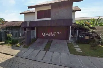 Casa com 4 quartos à venda na rua evaldo probst, 100, centro, palhoça, 330 m2 por r$ 2.600.000