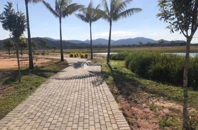 Terreno em condomínio fechado à venda na francisco wollinger (rod. sc 410 km 3), 799, areias do meio, governador celso ramos, 1400 m2 por r$ 690.000