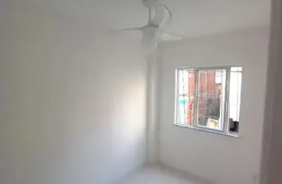 Oportunidade de apartamento 2/4 no condomínio canto do paraíso azul