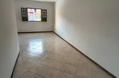 Apartamento 3/4 andar inteiro com vista mar. no centro de itapuã.
