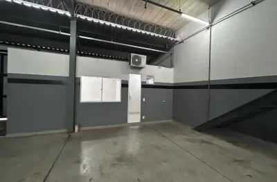 Barracão / Galpão / Depósito com 1 sala para alugar na Estrada Rodrigues Caldas, Taquara, Rio de Janeiro