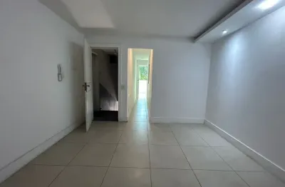 Apartamento com 2 quartos para alugar na Estrada do Rio Grande, 3729, Taquara, Rio de Janeiro