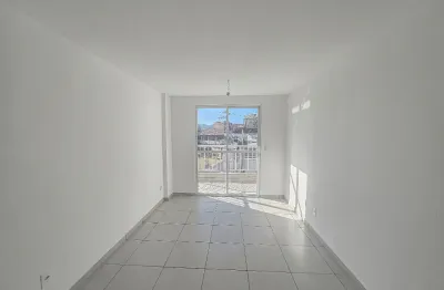 Vendo excelente apartamento com 2 quartos 1 suíte na curicica