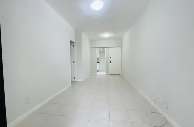 Vendo excelente apartamento pronto para morar com 3 quartos no recreio dos bandeirantes