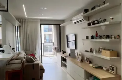 Vendo excelente apartamento com uma vista incrível  e com 2 quartos