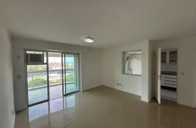 Vendo apartamento com 2 quartos na barra condomínio blue land