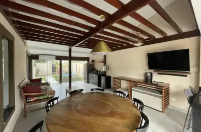 Alugo casa de alto padrão com 4 suítes no condomínio riviera del sol no recreio