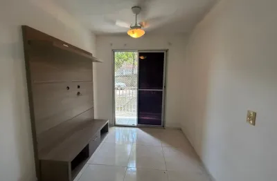 Aluga-se apartamento térreo com 2 quartos no condomínio vertvita taquara