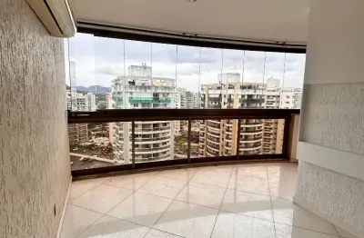 Vendo excelente cobertura muito espaçosa com 4 quartos no aroazes