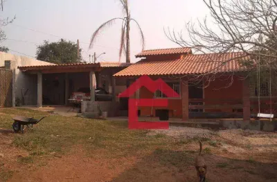 São roque , chácara com 2 dormitórios  760 metros de  área  , asfalto na porta -roteiro do vinho .