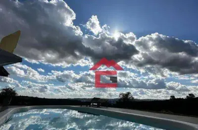 Ibiúna- chácara dentro de condomínio de alto padrão com área de 1350 m², sendo um dormitório, com muito requinte e vista panorâmica para represa..