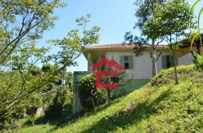 São roque - chácara com  área de 1.200m², sendo 3 dormitórios e vista panorâmica, a 10 minutos do roteiro do vinho e a 50 km de sp