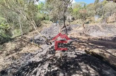 Terreno com 7.600m²- à venda em são roque ,nascente e lago, muito verde, ideal para quem valoriza a tranquilidade e o contato com a natureza.