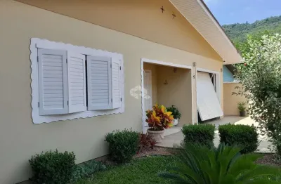 Casa com 3 quartos à venda na André Whitmann, 54, Centro, Picada Café