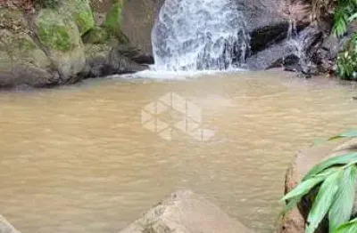 Área de terras com 5,7 hectares com cachoeiras na serra gaúcha.