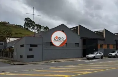 Galpão amplo com 1.110m² – estrutura completa com 4 salas zona norte de jf