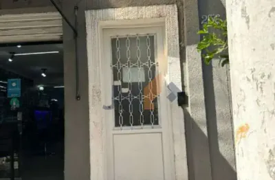 Casa assobradada com 250 m² em pinheiros para locação