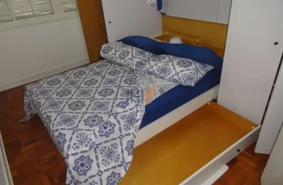 Apartamento com 54 m², totalmente reformado, no centro, para venda