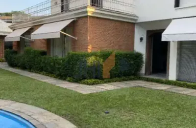 Sobrado lindo em meio a um jardim exuberante na vila madalena, para locação