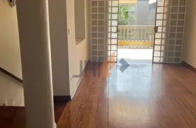 Casa triplex para locação c/ 150m² , 4 suítes, escritório, terraço e solário | aclimação / cambuci