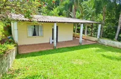 Terreno de 1.000m² com Casa de 2 Dormitórios à Venda em Pitangueiras
