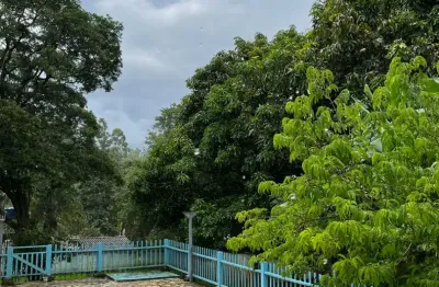 Casa à venda em amplo terreno de 1.000 m² com 3 dormitórios e excelente localização