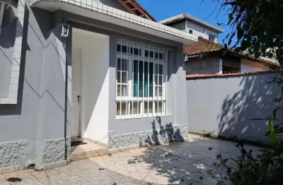 Casa c/quintal e edícula nos fdos. s. vicente, cidade de praia!