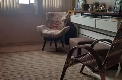 Apartamento mobiliado, bem espaçoso com 2 quartos em s. vicente