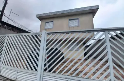 Casa sobreposta alta. c/2 quartos e 1 vaga. cidade de praias!!