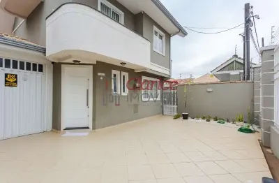 Sobrado a venda no boqueirão; sobrado a venda na rua hipolito da costa, boqueirão; sobrado triplex a venda  com cozinha mobiliada; triplex  160 metros