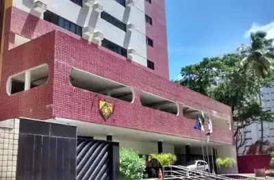 Flat à venda em boa viagem à 50 metros do mar com 40m² mobiliado.