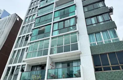 Apartamento à venda na beira mar de boa viagem com 120m².