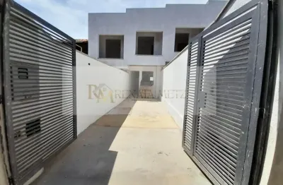 Casa geminada 2 quartos sendo 2 suites ,bairro floramar   próximo ao principal ponto comercial do bairro. ( imóvel em construção )