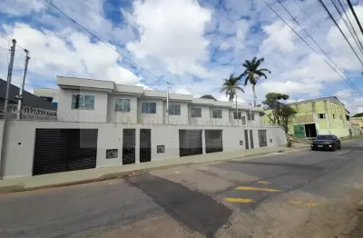 Casa geminada de esquina à venda - 3 quartos sendo 1 suíte 150m², 2 vagas de garagem / bairro candelária