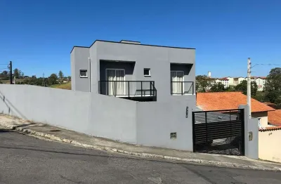 Sobrado à venda no bairro Cézar de Souza em Mogi das Cruzes/SP