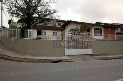 Casa com 3 dormitórios sendo 1 suíte à venda, 190 m² por r$ 950.000 - bom retiro - joinville/sc