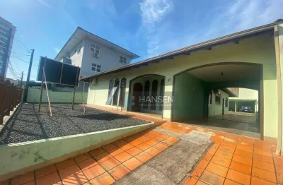 Casa com 1 suíte + 3  dormitórios à venda, 200 m² por r$ 900.000 - saguaçu - joinville/sc