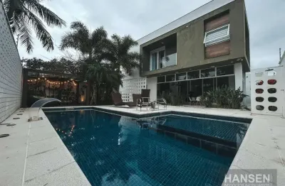 Casa averbada, alto padrão  com 3 suítes à venda, 358 m² por r$ 3.290.000 - glória - joinville/sc