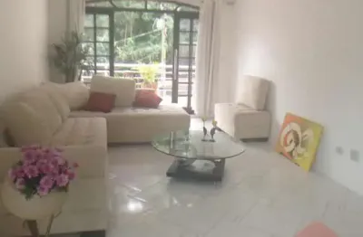 Sobrado à venda com 3 suítes no jardim santa rosa – aceita permuta por apartamento