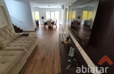 Casa à venda com porteira fechada e piscina  próximo ao shopping taboão  taboão da serra