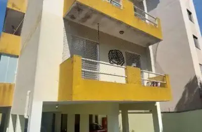 Apartamento 2 dormitórios com sacada, sol da manhã e ótima localização