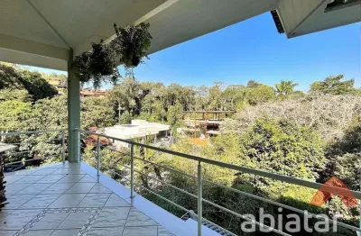Casa de 1.000m² com 5 suítes com vaga para 6 carros - altos de são fernando