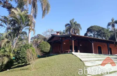 Casa de 700m² com 5 dormitórios ( 2 suítes ) e vaga para 6 carros - embu mirim