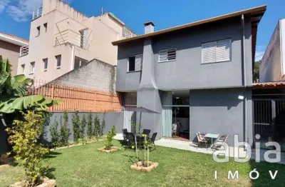 Casa semi térrea com 4 vagas de garagem cobertas, jardim jussara são paulo.