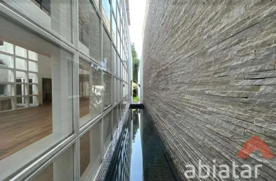 Casa de alto padrão à venda e locação na vila nova conceição – 720m², 4 suítes, lazer completo